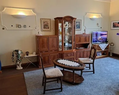 Two Xxl Vacation Rooms With Bathroom In An Art Nouveau Villa For 1-4 People In The City Center